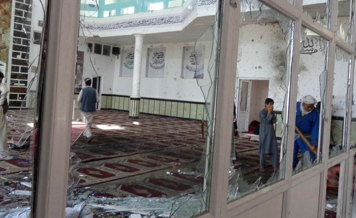 چارواکي: بغلان کې وسله والو ۷ تنه لمونځ کوونکي وژلي.