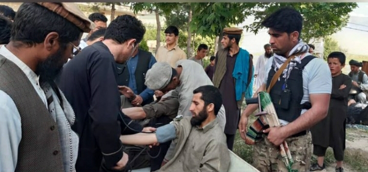 تخار؛ په خواړو کې د چرسو استعمال له کبله ۸۶ تنه مسموم شوي.