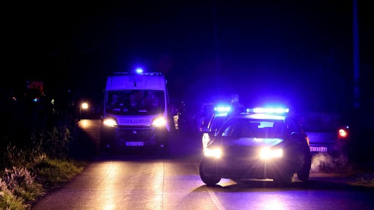 سربیا کې برید؛ اته کسان وژل شوي او یو شمېر نور ټپیان دي