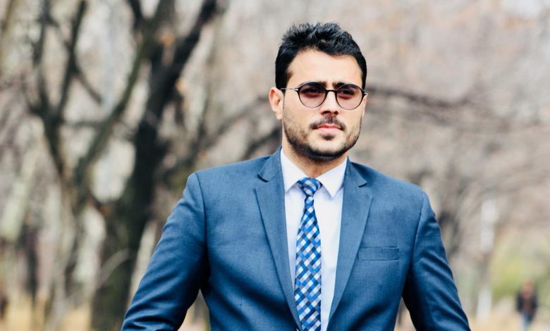 محبوب: پاکستان د افغانستان نااعلان شوې واکمني کوي