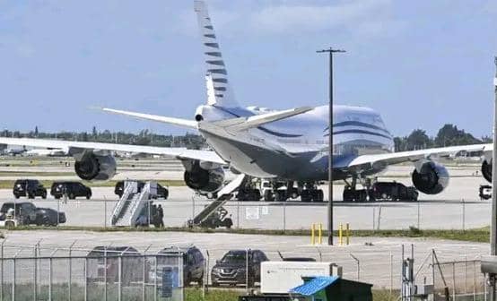 ټرمپ ته د قطر ډالۍ شوې الوتکه؛  امريکا کې يې منل او نه منل جنجالي شوي