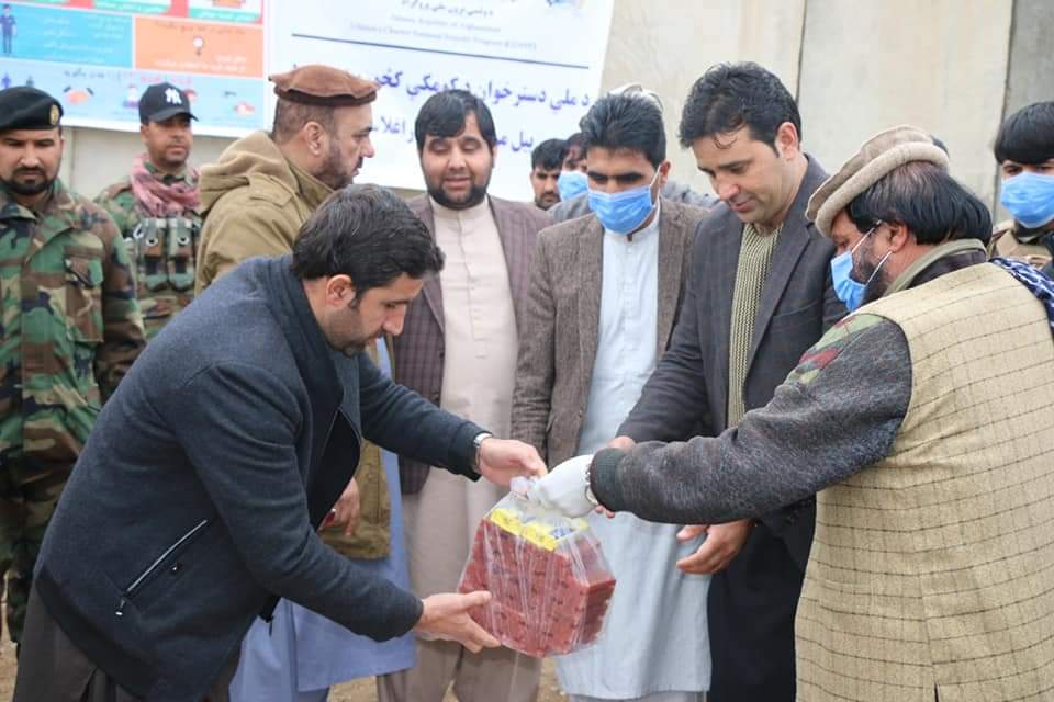 لوګر کې د ملي دسترخوان پروګرام پيل شو