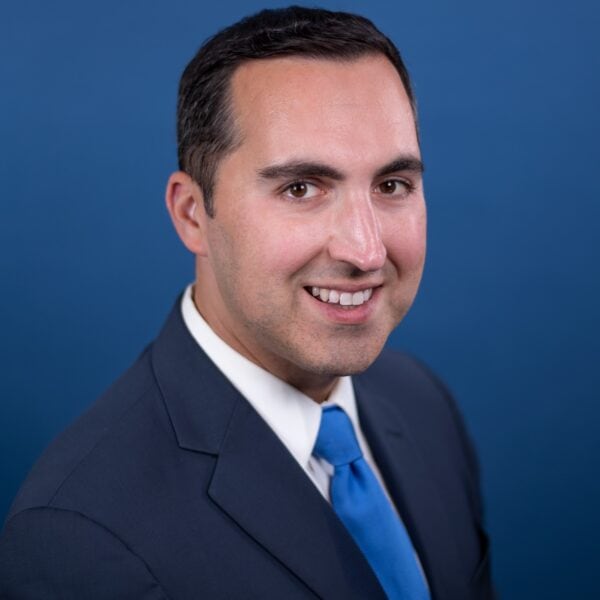 ریچارد ګلدبرګ: که ایران هرمز تنګی بند کړی؛ تر ټولو زیات زیان به خپله وویني