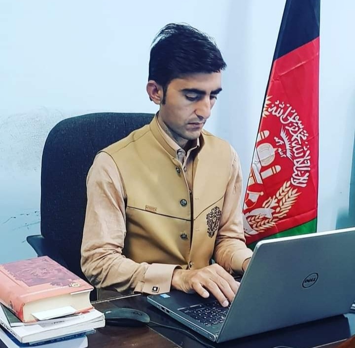 ما ډېرې اسلامي زدکړې ښوونځي کې کړي؛ نه مسجد کې