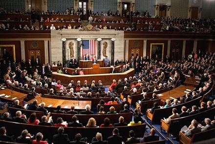 کانګرس: ټرمپ افغانستان کې د سرتیرو شمیر له ۴ زرو نشي کمولی