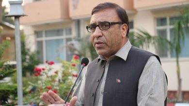 پاکستان؛ د پاڼ او پړانګ تر منځ