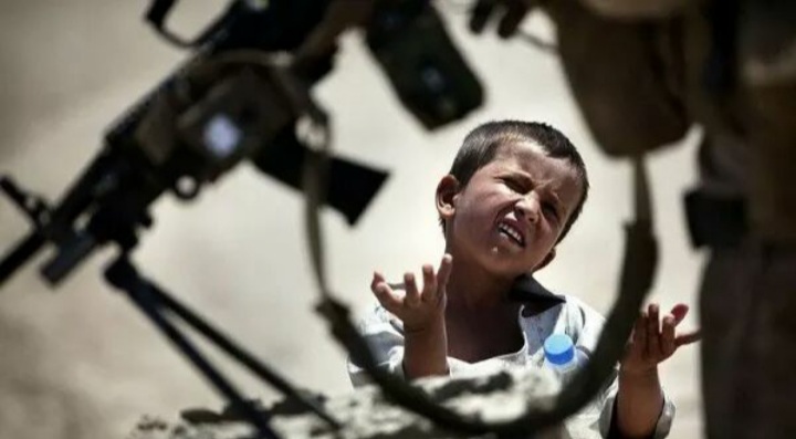 دبشري حقونو خپلواک کمیسون: په هېواد کې لا هم د ۲۵ سلنه ماشومانو ژوند تریخ دی.