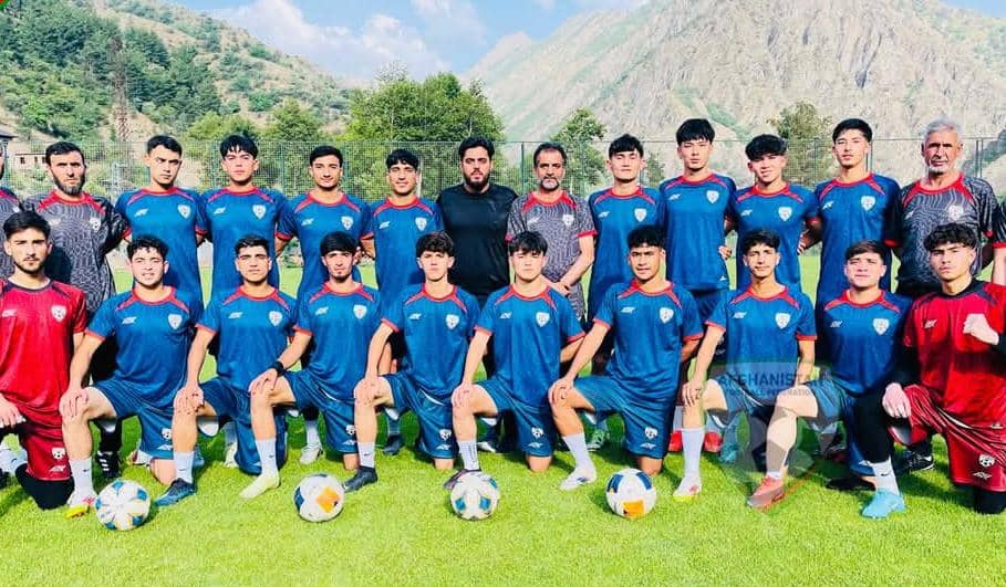 د افغانستان فوټبال تر شل کلنو کم‌عمره ملي لوبډله له تاجکستان سره لوبه کوي