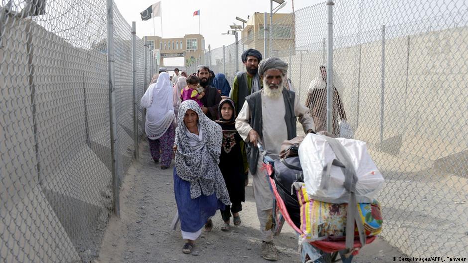 پاکستان: له تېر کال راپه دې‌خوا ۱۸۲زره افغانان د انلاین وېزو له لارې راغلي