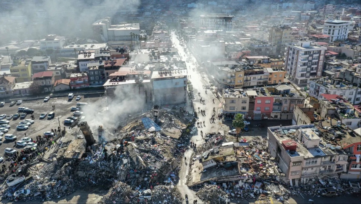 په ترکیه او سوریه کې د زلزلې له کبله د مړو شمېر تر ۱۵زره واوښت