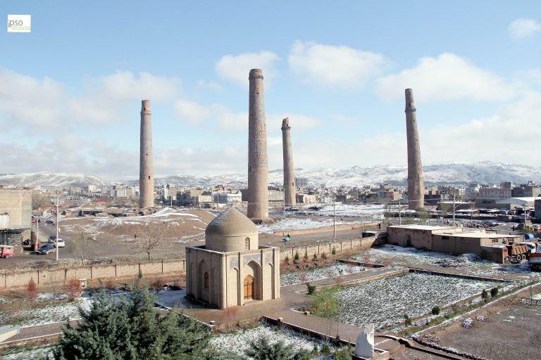 هرات کې یو سړي خپله ښځه او خواښې وژلې دي