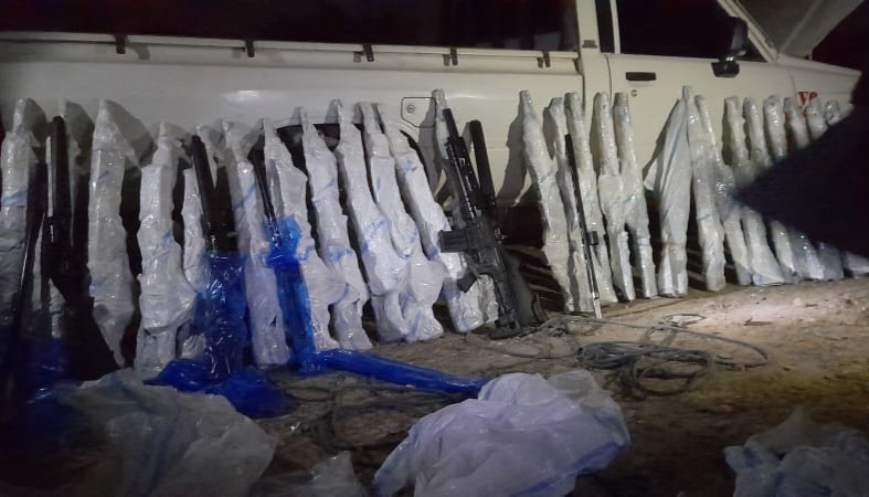 هلمند کې بهر ته قاچاق کېدونکې لسګونه امریکایي وسلې ونیول شوې