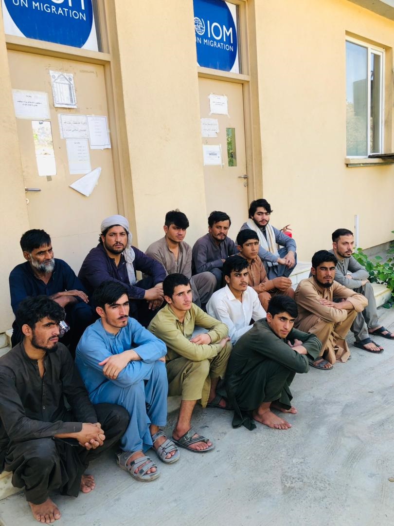 د پاکستان له زندانونو ۲۱ تنه افغان بندیان خوشې شوي